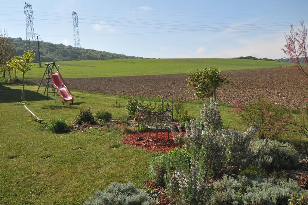 La Boulonne Villa Festigny  Exterior photo